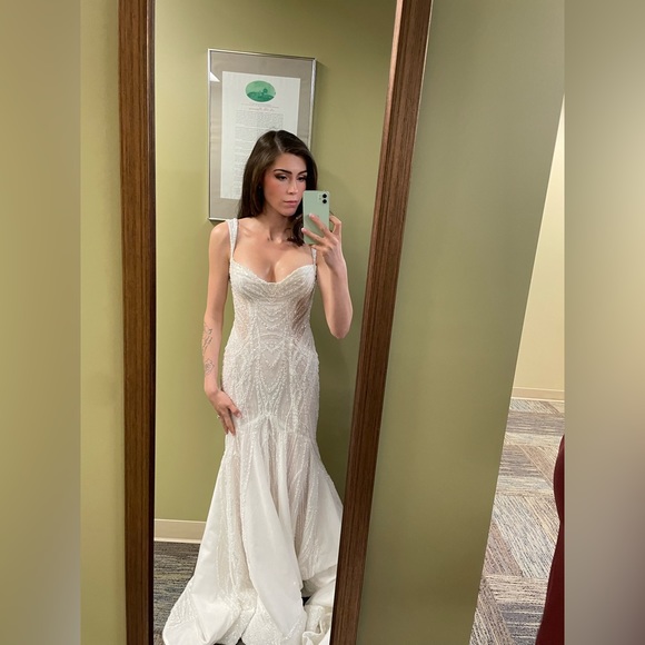 Pallas Couture “Bellamy” inspired wedding dress - Picture 9 of 10